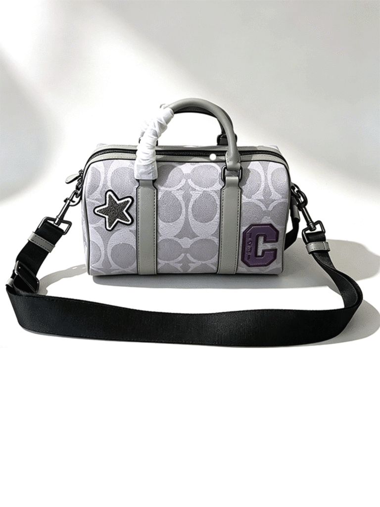 Bolsa bau cinza com patches
