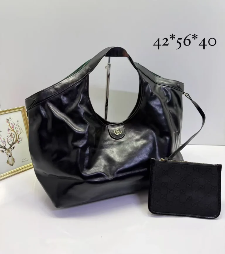 Bolsa hobo grande com nécessaire - Preto - CH062