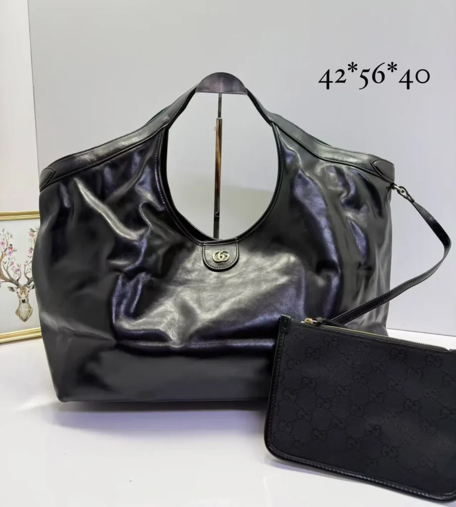 Bolsa hobo grande com nécessaire - Preto - CH062