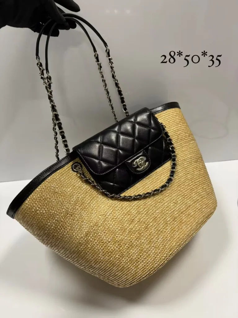 Bolsa bucket Chanel trançada com aba matelassê - Natural e preto - CH066