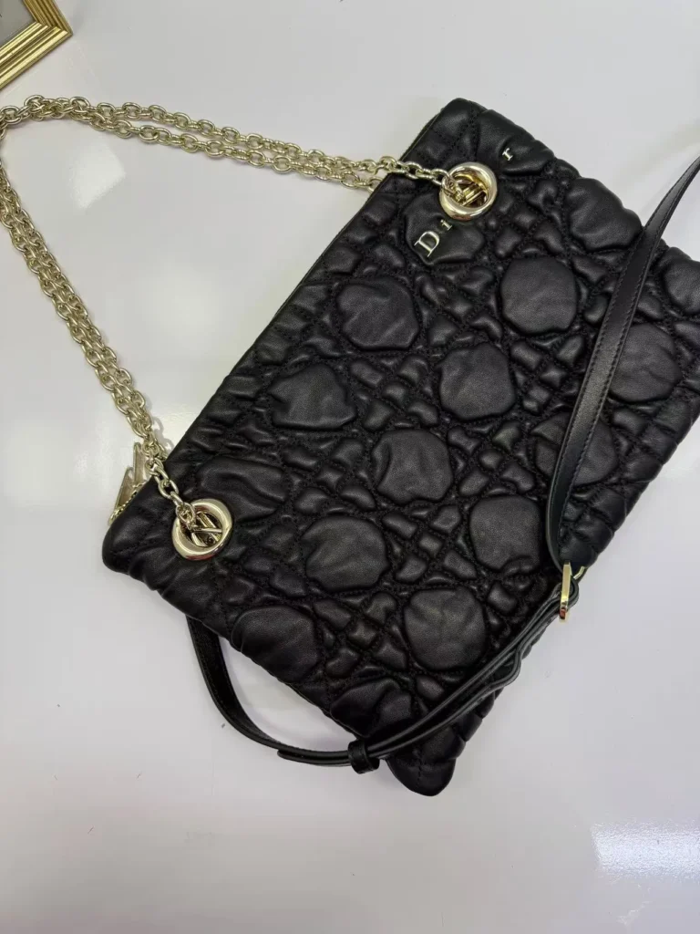 Bolsa Dior Cannage com alça de corrente 31 x 21 cm - Preto - DI001