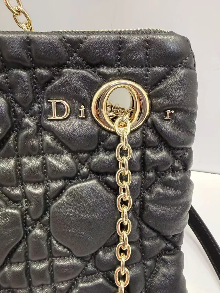 Bolsa Dior Cannage com alça de corrente 31 x 21 cm - Preto - DI001