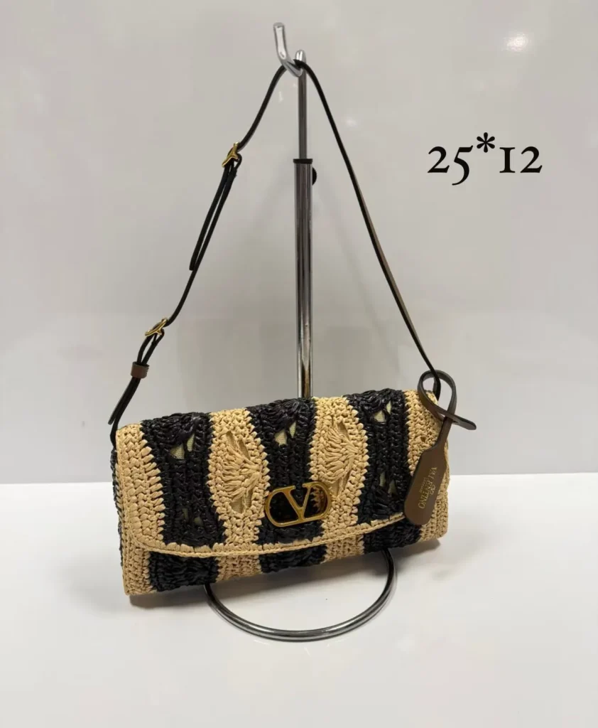 Bolsa em ráfia com estampa animal - Natural e preto - YSL088