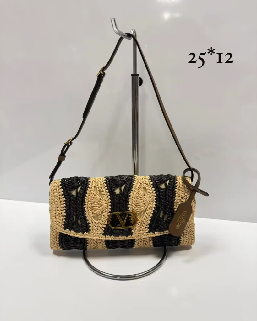 Bolsa em ráfia com estampa animal - Natural e preto - YSL088