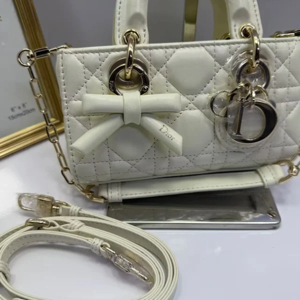 Bolsa Dior marfim em matelassê Cannage com laço e alça superior - Branco-marfim - DI005