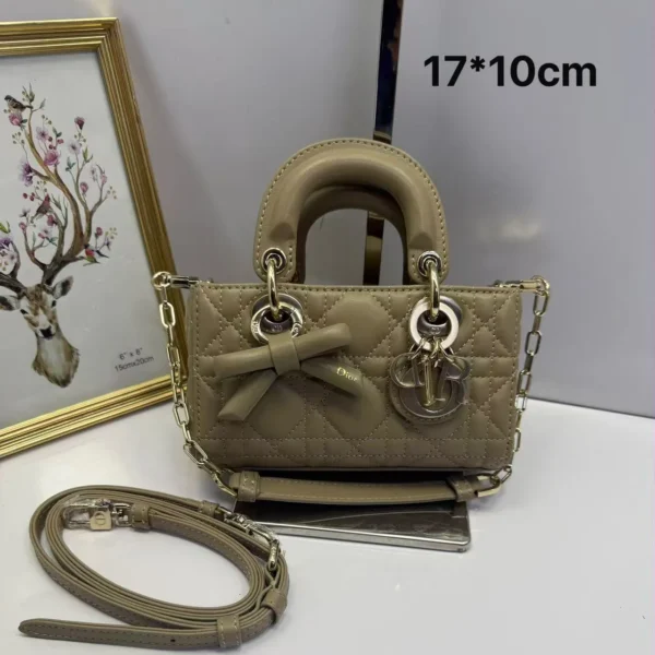 Mini bolsa Dior bege taupe Cannage com laço e alça superior - Bege taupe - DI006