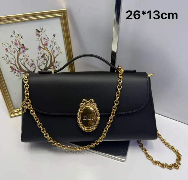 Bolsa Dior preta oval com logo e corrente - Preto - DI007