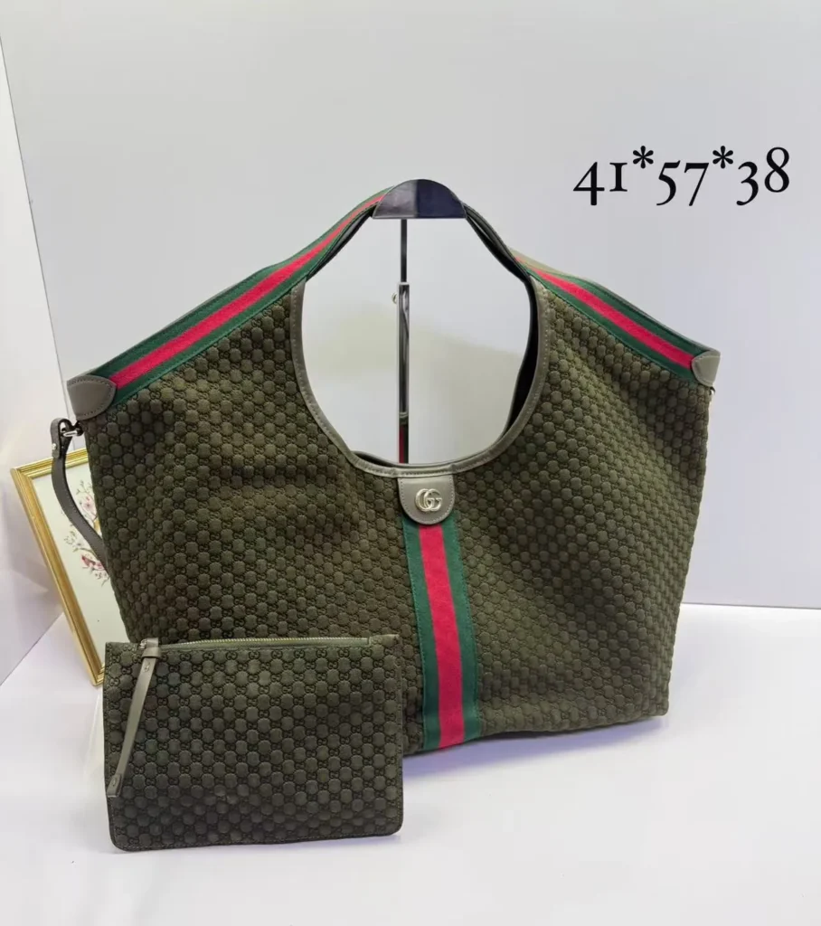 Bolsa tote Gucci GG monogram verde oliva com faixa Web e nécessaire - Verde oliva - GU077