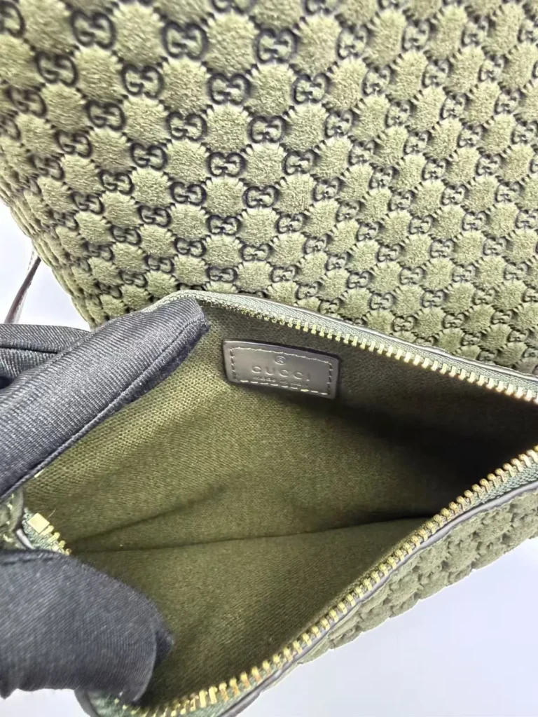 Bolsa tote Gucci GG monogram verde oliva com faixa Web e nécessaire - Verde oliva - GU077