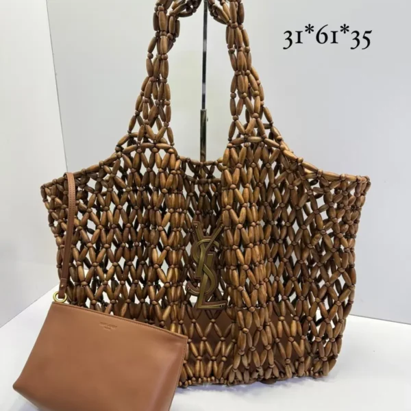Bolsa tote Saint Laurent marrom com contas de madeira e nécessaire - Marrom nogueira - YSL092