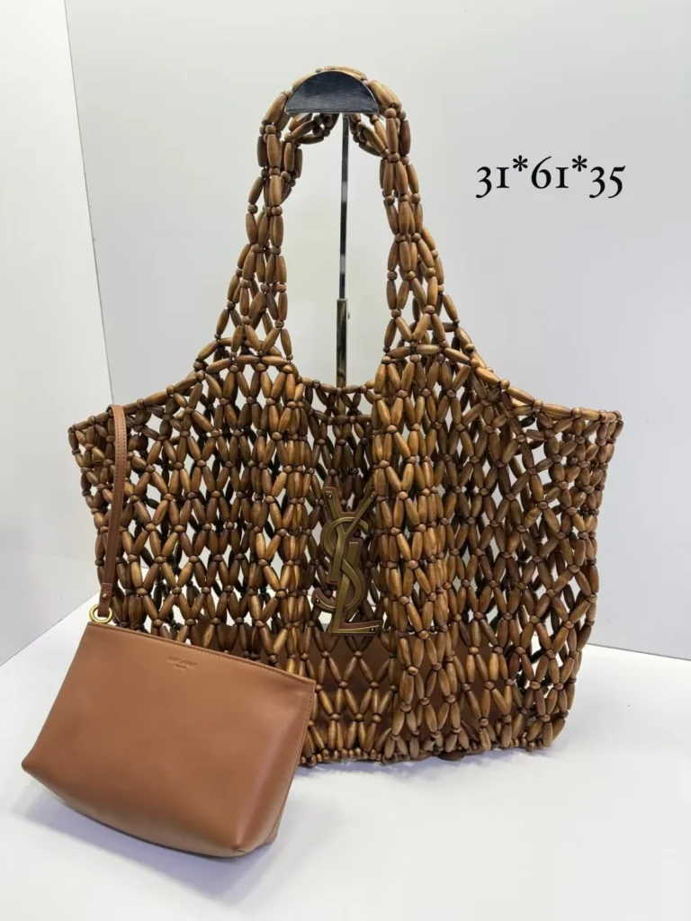 Bolsa tote Saint Laurent marrom com contas de madeira e nécessaire - Marrom nogueira - YSL092