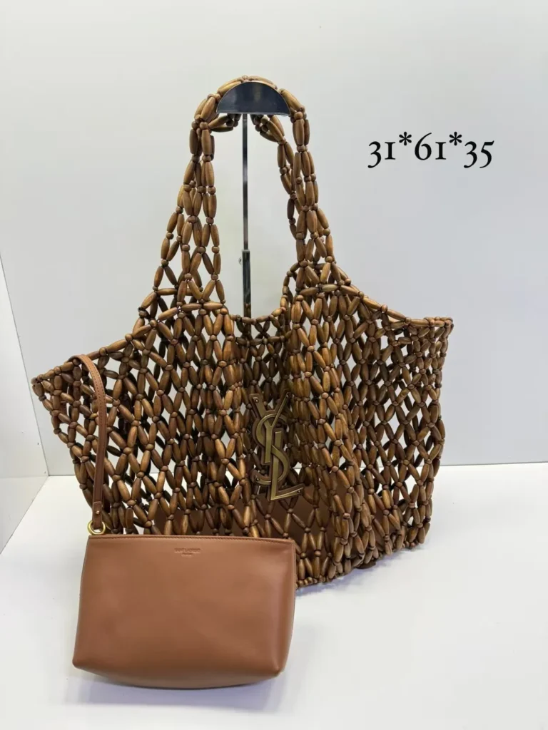 Bolsa tote Saint Laurent marrom com contas de madeira e nécessaire - Marrom nogueira - YSL092
